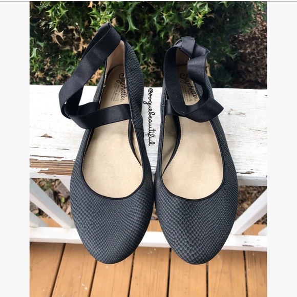 seychelles ankle strap flats
